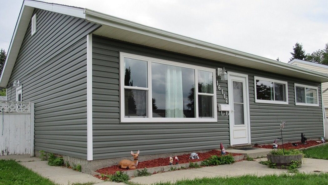 vinyl siding offers a wide variety of styles, colors, and textures